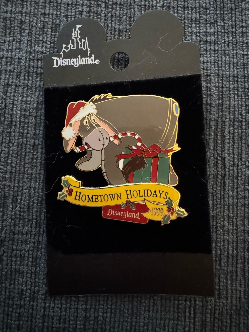 Disneyland Home for the Holidays Eeyore 1999 Limited Edition